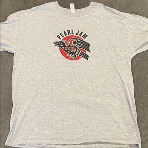 Pearl Jam - 2014 Tour shirt
Heather Gray
100% Cotton